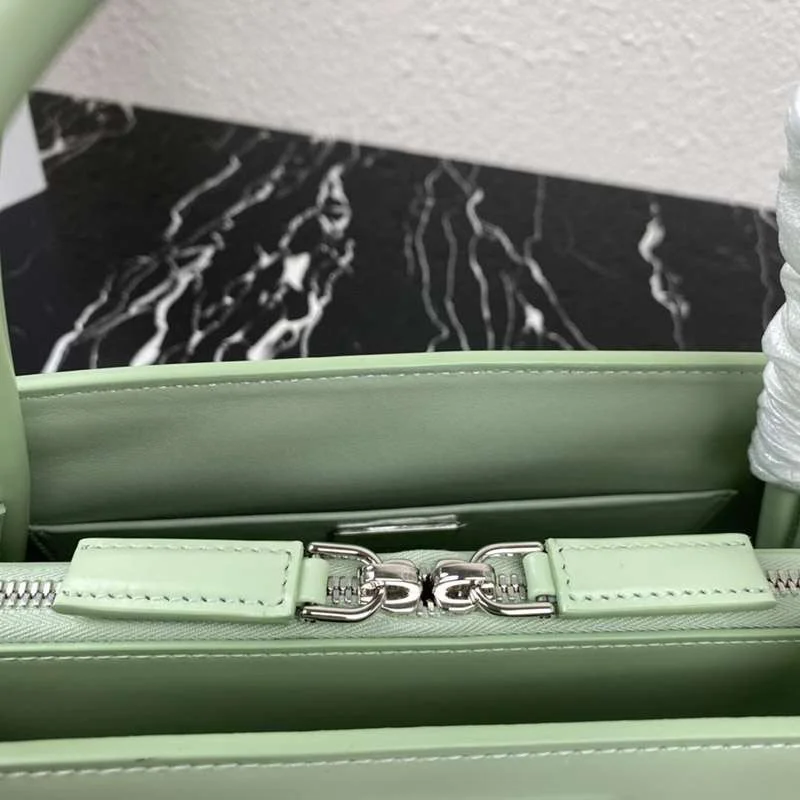 定番 新作 プラダ カーフ ハンドバッグ スーパーコピー puc88511