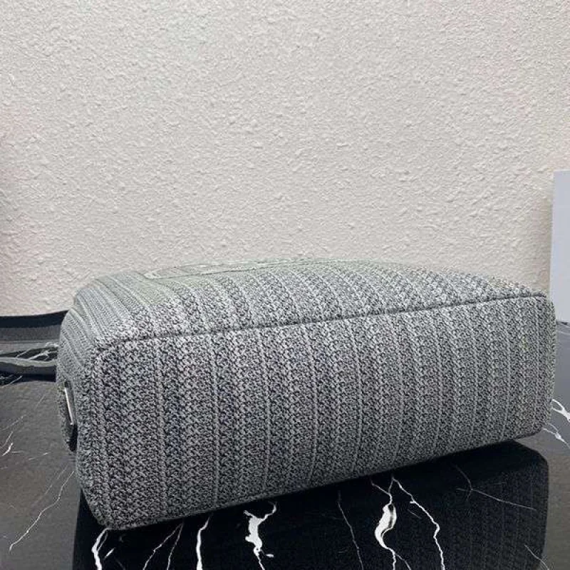 【人気】プラダ コピー に刺繍 トートバッグ 1BA341