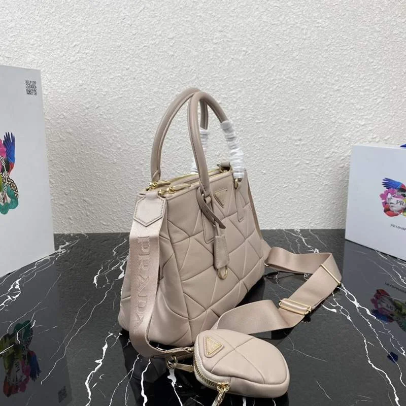 争奪戦 超話題!プラダ ショルダーバッグ スーパーコピーN級品 1BA863