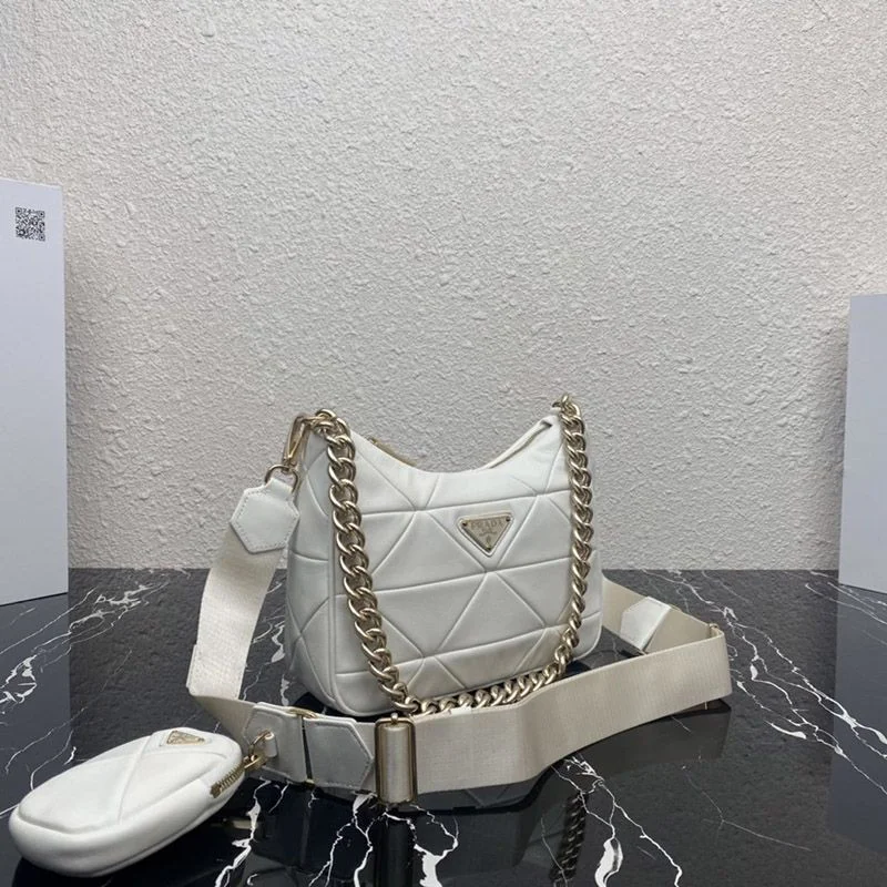 大人気!!最高級プラダ コピートライアングルロゴ付き シープファー ショルダーバッグ pur05387