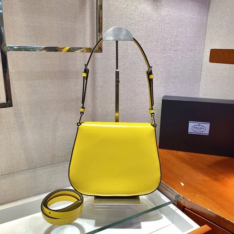 《大人気》プラダ★フラップ付きクレオショルダーバッグ コピー puy98195