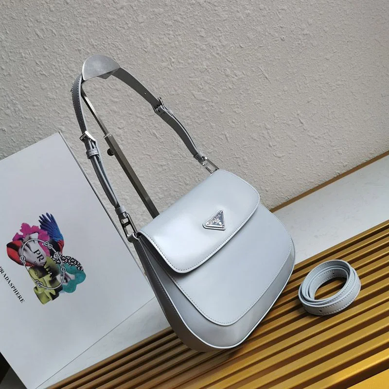 可愛い プラダ★フラップ付きクレオショルダーバッグ コピー pum64421