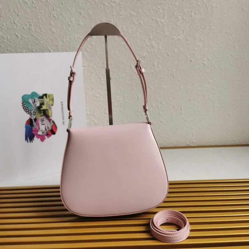 大人気!プラダ★フラップ付きクレオショルダーバッグ コピー puo52658