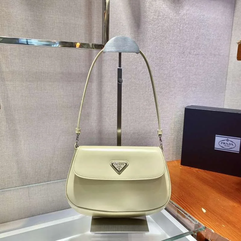 大人気!プラダ フラップ付きクレオショルダーバッグ コピー 1BD311