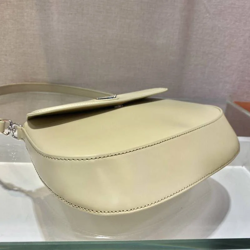 大人気!プラダ フラップ付きクレオショルダーバッグ コピー 1BD311