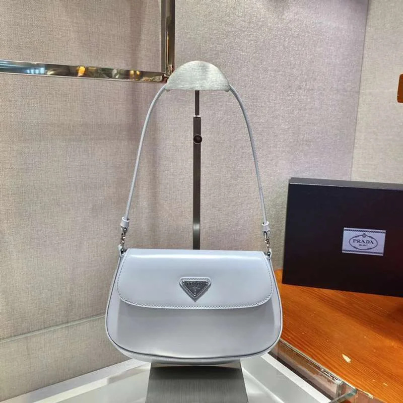 人気♡プラダ フラップ付きクレオショルダーバッグ コピー puh92450