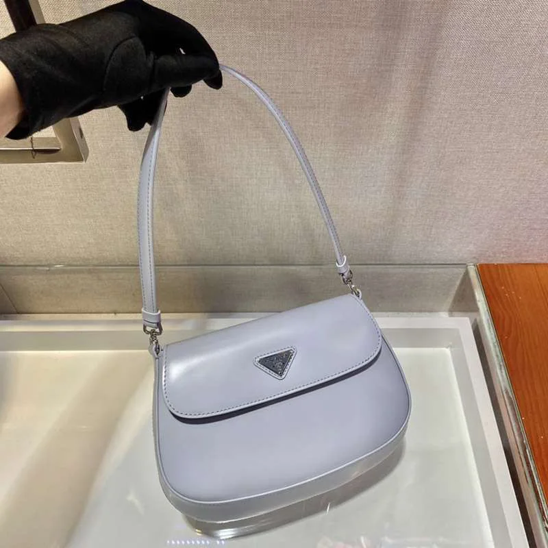 人気♡プラダ フラップ付きクレオショルダーバッグ コピー puh92450