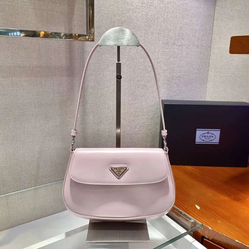 信用第一プラダ コピーフラップ付きクレオショルダーバッグ puf36101