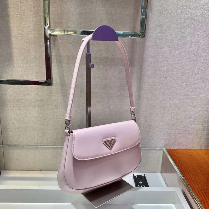 信用第一プラダ コピーフラップ付きクレオショルダーバッグ puf36101