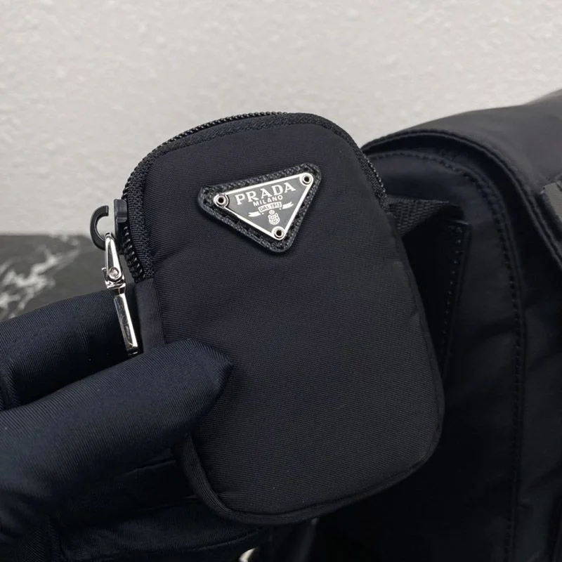 定番人気 プラダ 軽量ナイロンショルダーバックスーパーコピー puy71349