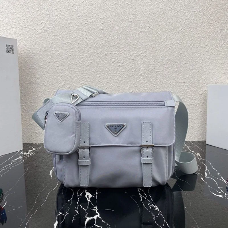 21-22AW ギフトに最適♪プラダ 最高級ナイロンショルダーバック♪ puq43546