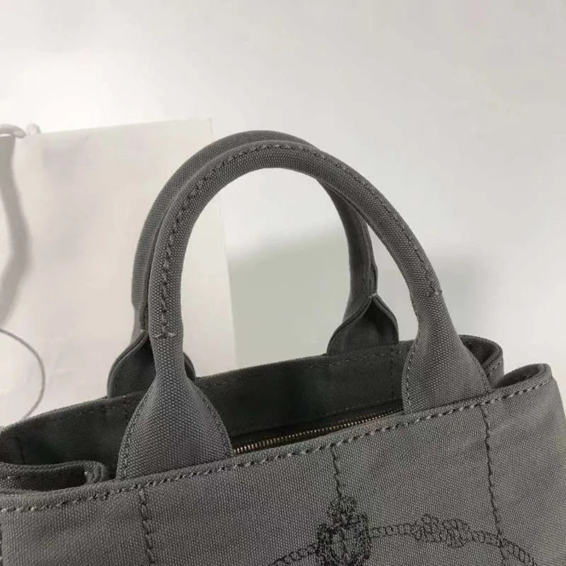[プラダ] カナパ x レザー トートバッグコピー / ショッピングバッグ 【追跡付】 puj76372
