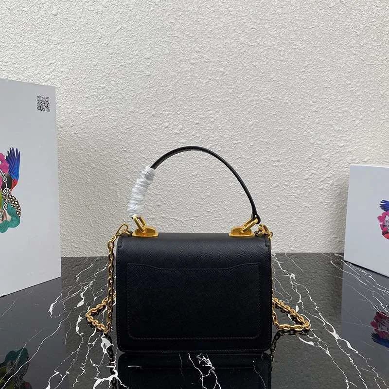 定番 新作限定 プラダ ショルダーバッグ コピー pux23331