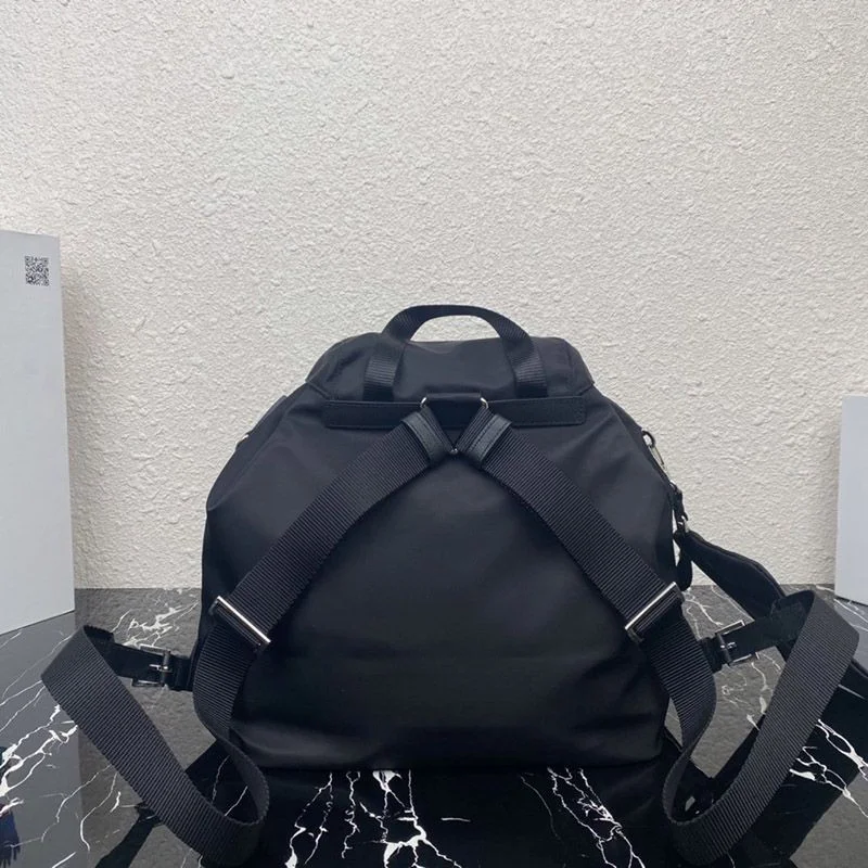 21AW新作 人気☆プラダ リュック ヴェーラ ナイロン 偽物 pux53056