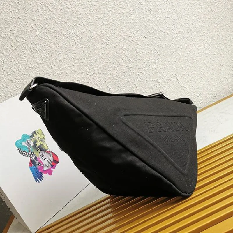 希少色 プラダ トライアングル キャンバスバッグ スーパーコピー 2VY007