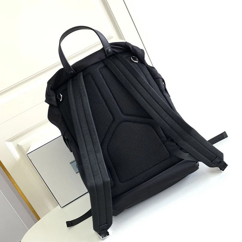 大人気!プラダ新作【ナイロンサフィアーノバックパック コピー】 2VZ135973