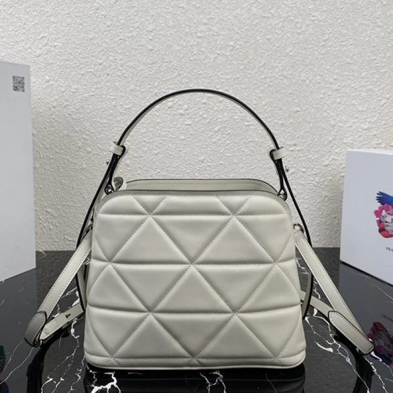 ☆超人気☆プラダ ロゴ ハンドバッグ ショルダーバッグ コピー puf30026