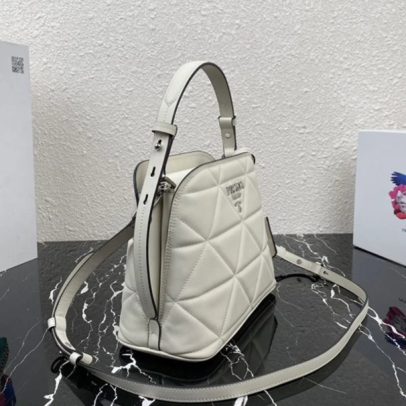 ☆超人気☆プラダ ロゴ ハンドバッグ ショルダーバッグ コピー puf30026