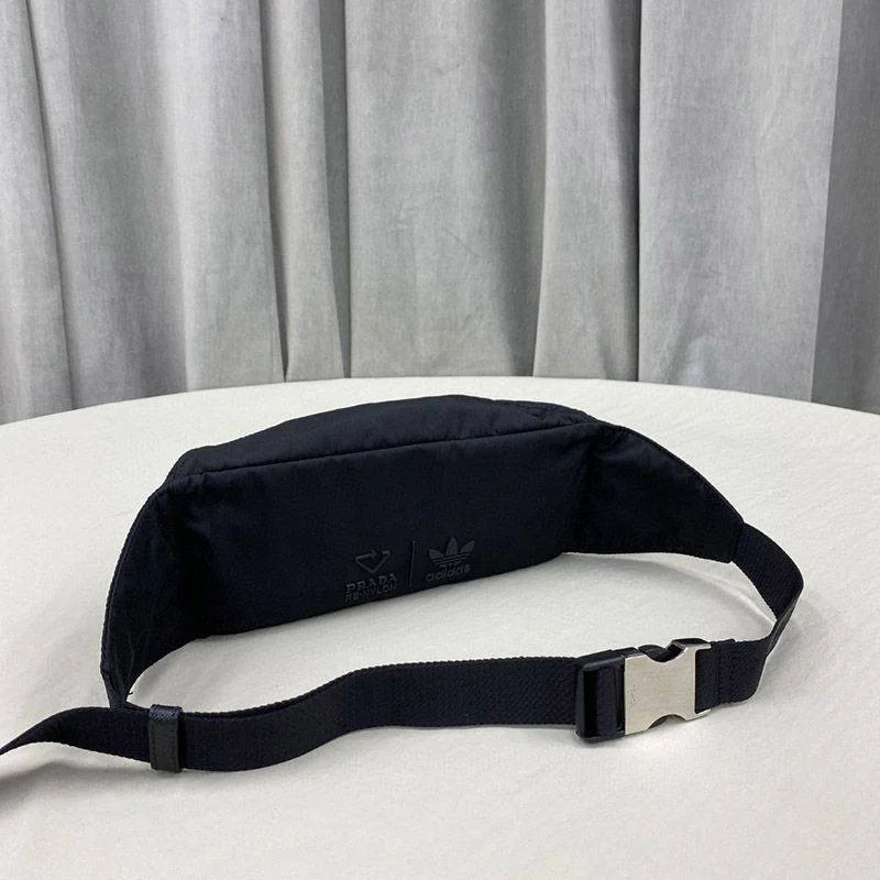 日本未入荷ブラック×アディダス コピー コラボベルトパック pug57127