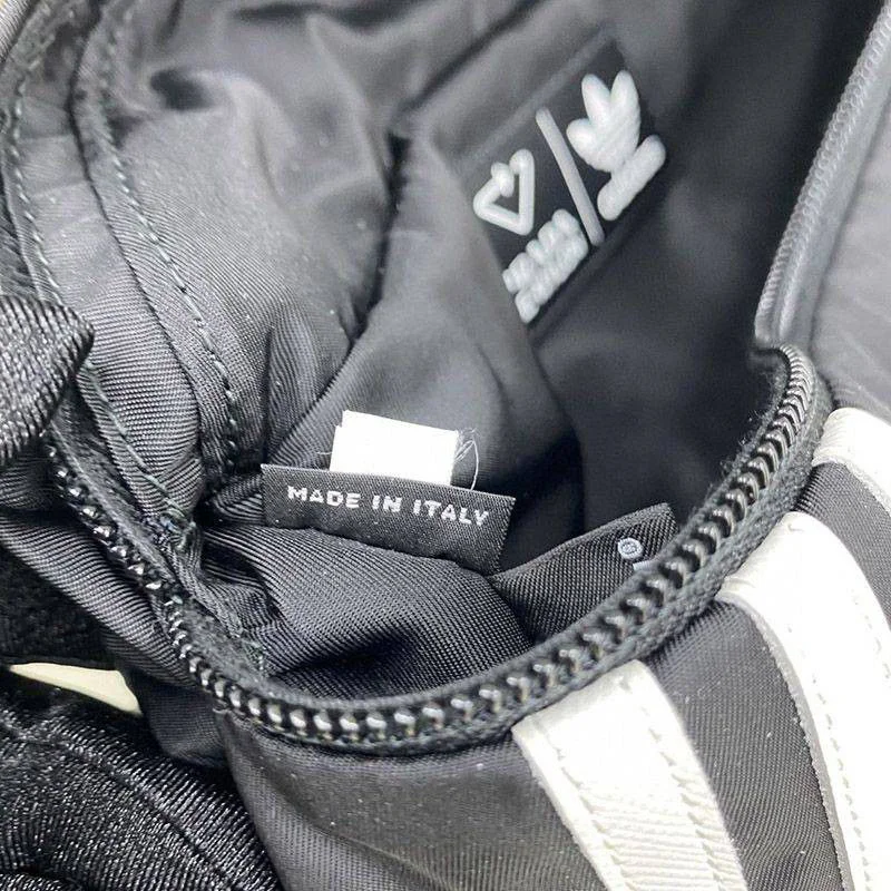 日本未入荷ブラック×アディダス コピー コラボベルトパック pug57127