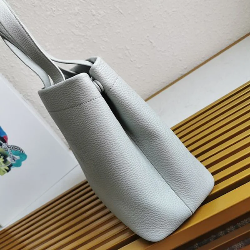 人気急上昇プラダ コピー ミディアム レザー ロゴ トートバッグ 1BG384 puh47008