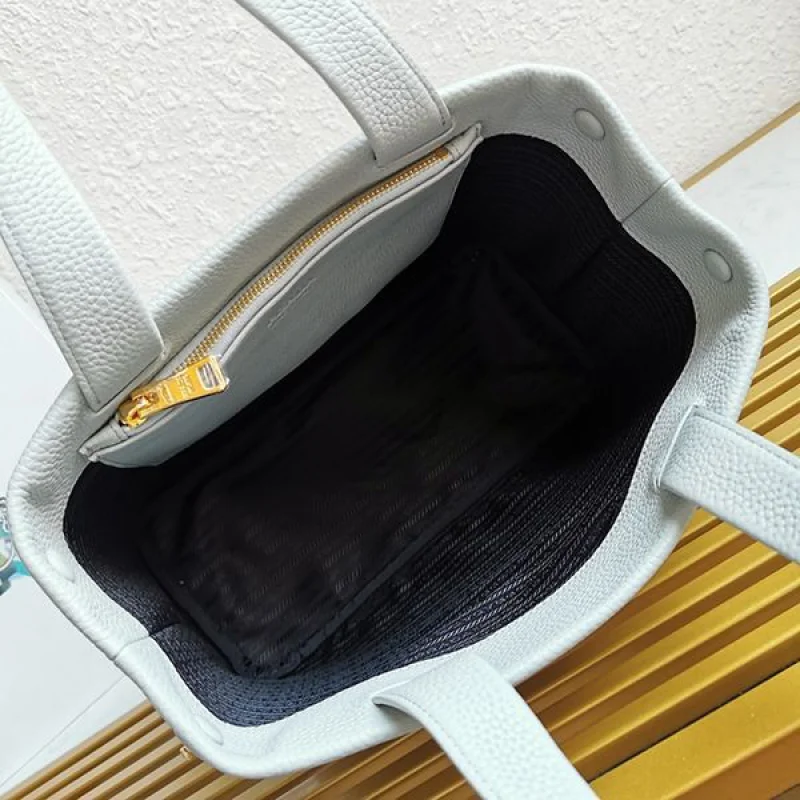 人気急上昇プラダ コピー ミディアム レザー ロゴ トートバッグ 1BG384 puh47008