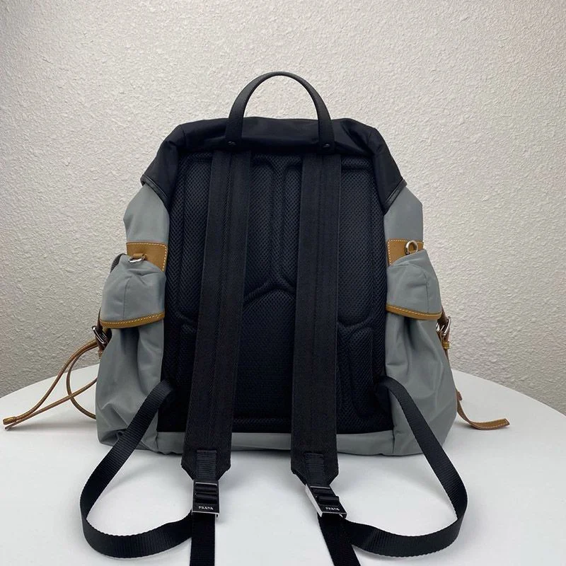 世界中で大人気♪プラダ 偽物☆テクニカルファブリックサフィアーノレザー バックパック puh47642