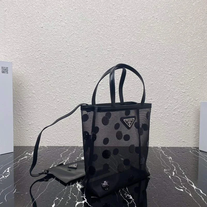 大人気!!ギフトに最適♪プラダ ナイロン ショルダーバック コピー pui28685