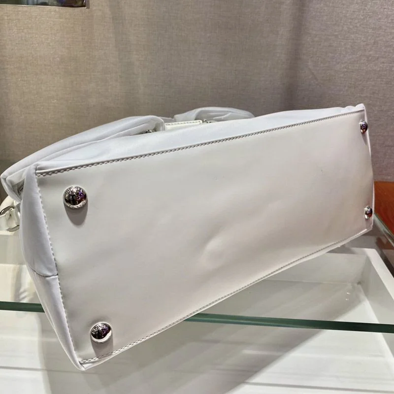 完売必至【プラダ】コピー システム ナッパレザー パッチワーク トートバッグ pui45684