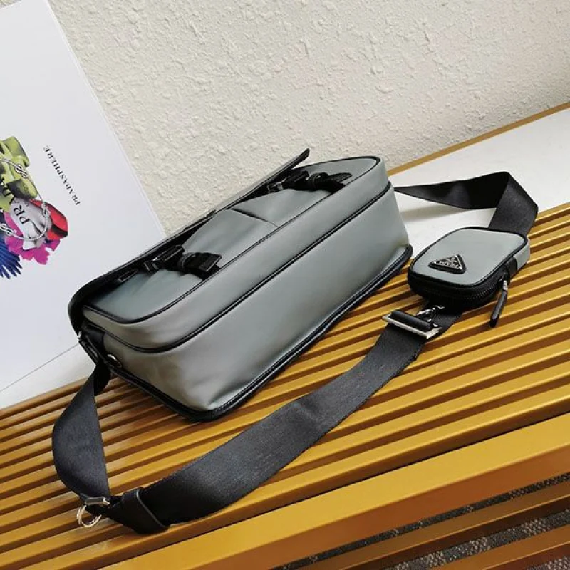 お洒落 プラダ ショルダーバッグ コピー Re-Nylon クロスボディ puj95021