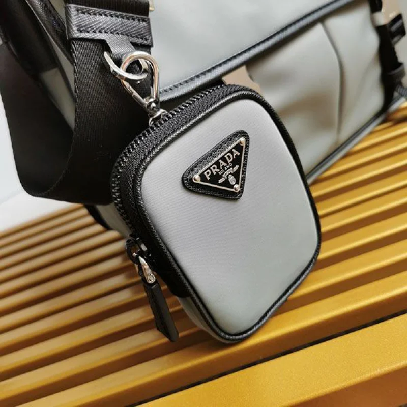 お洒落 プラダ ショルダーバッグ コピー Re-Nylon クロスボディ puj95021