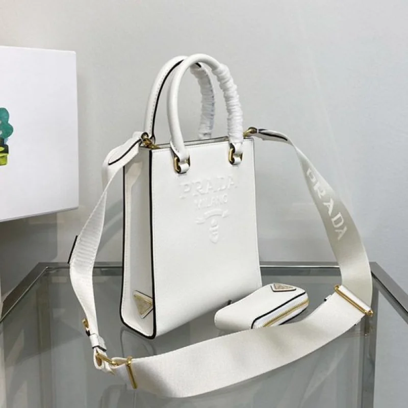 【人気商品】プラダ レザー ショルダーバック コピー puk81879