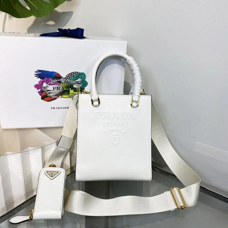 【人気商品】プラダ レザー ショルダーバック コピー puk81879