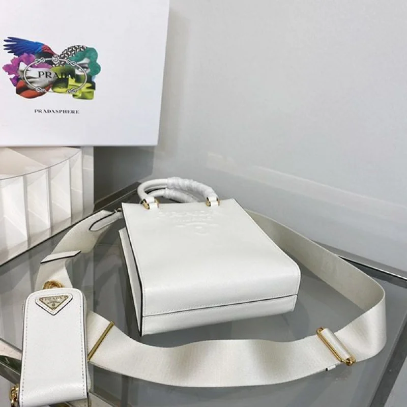 【人気商品】プラダ レザー ショルダーバック コピー puk81879