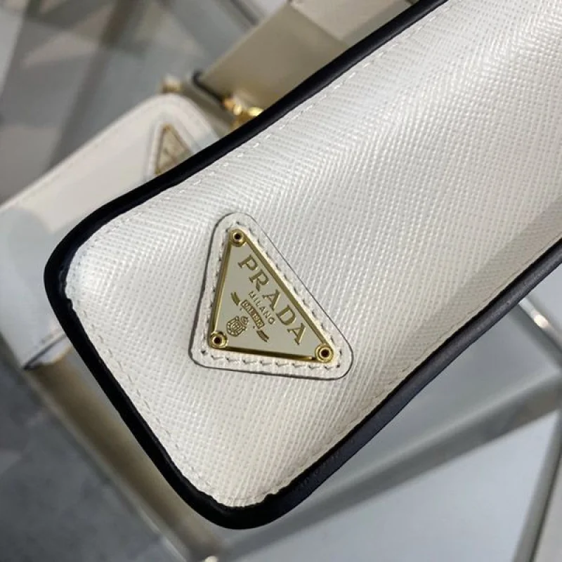 【人気商品】プラダ レザー ショルダーバック コピー puk81879