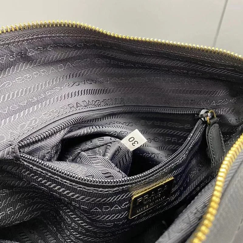 21-22AW 定番人気 プラダ ナイロン ショルダーバック コピー puk95842