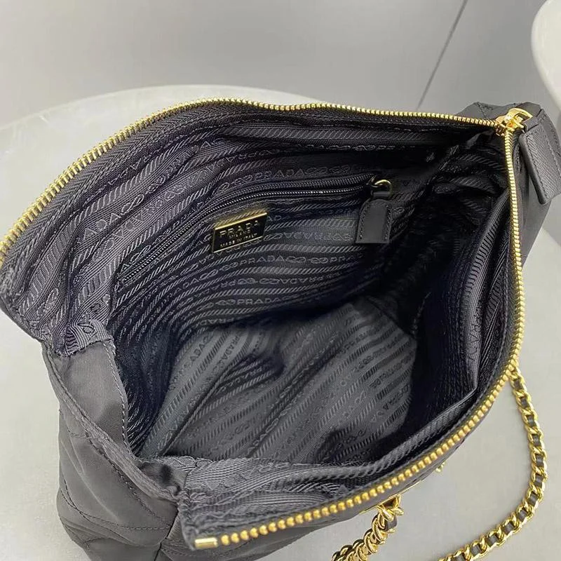 21-22AW 定番人気 プラダ ナイロン ショルダーバック コピー puk95842