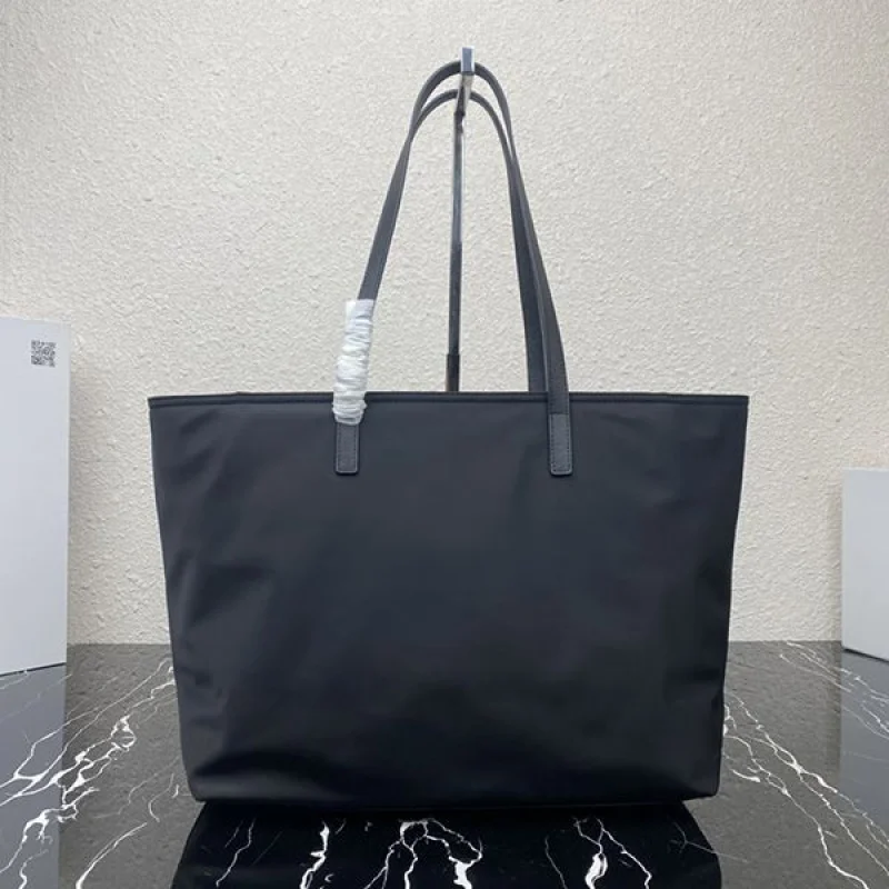 希少プラダ Re-Nylon トートバッグ コピー レザー ロゴ pum25160