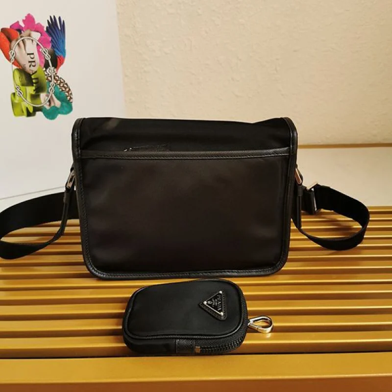 高品質プラダ Re-Nylon x サフィアーノレザー ショルダーバッグ 偽物 pun61743