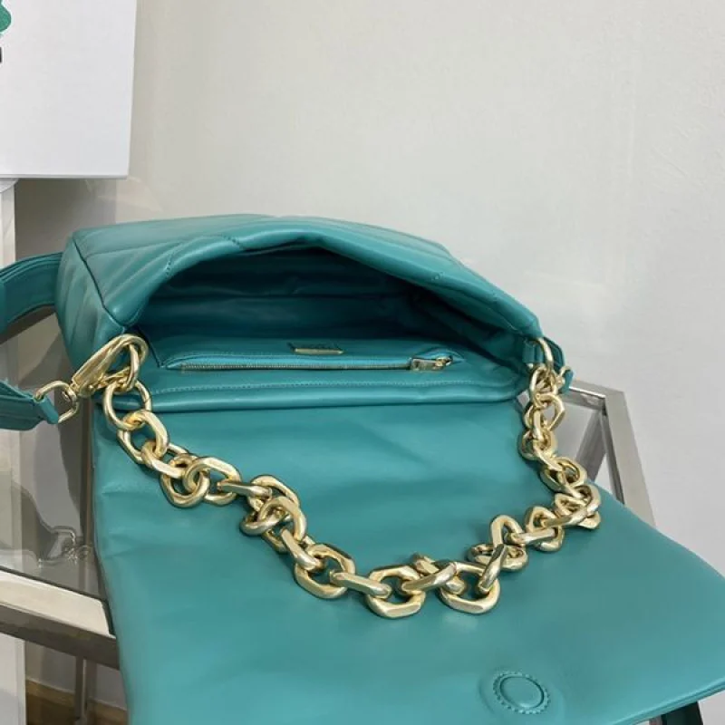 超希少！プラダ パデッドナッパレザー ショルダーバッグ 偽物 pup39326