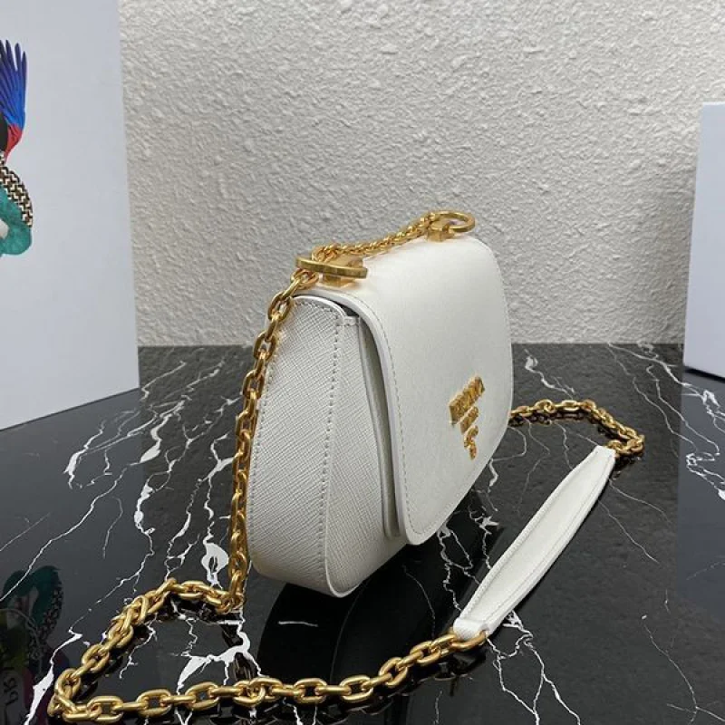 プレゼント最適プラダ サフィアーノレザー ショルダーバッグ コピー pur98525
