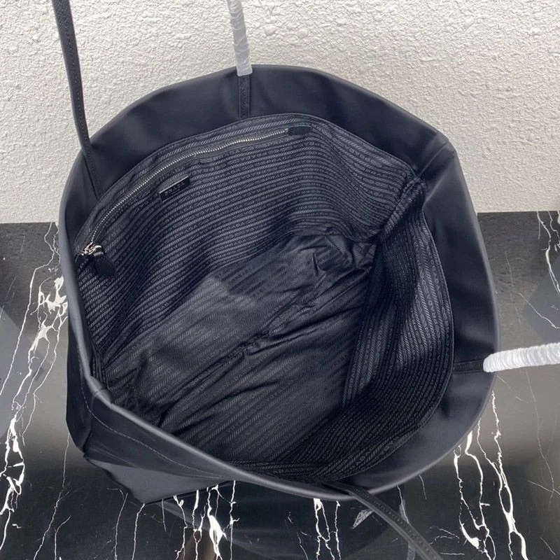 超希少!【プラダ】プラダ*Re Nylon 偽物サフィアーノレザー トートバッグ pus78470