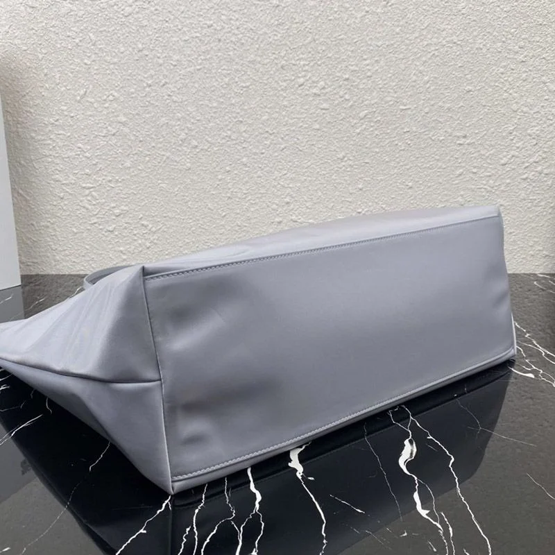 春もの新作【プラダ】Re Nylon サフィアーノレザー トートバッグ コピー put47663