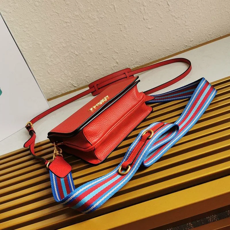 ★日本!!人気!21AW sale /プラダレザーショルダーバッグ コピー【追跡付】 put77724