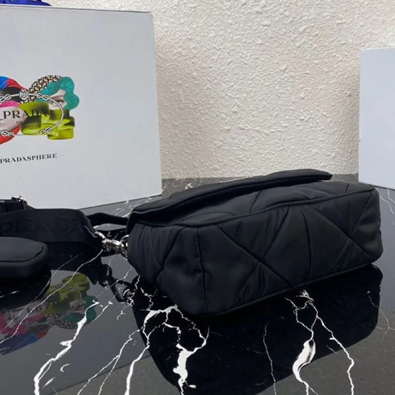 定番プラダ ナッパレザー システム パッチワーク バッグ コピー put88711