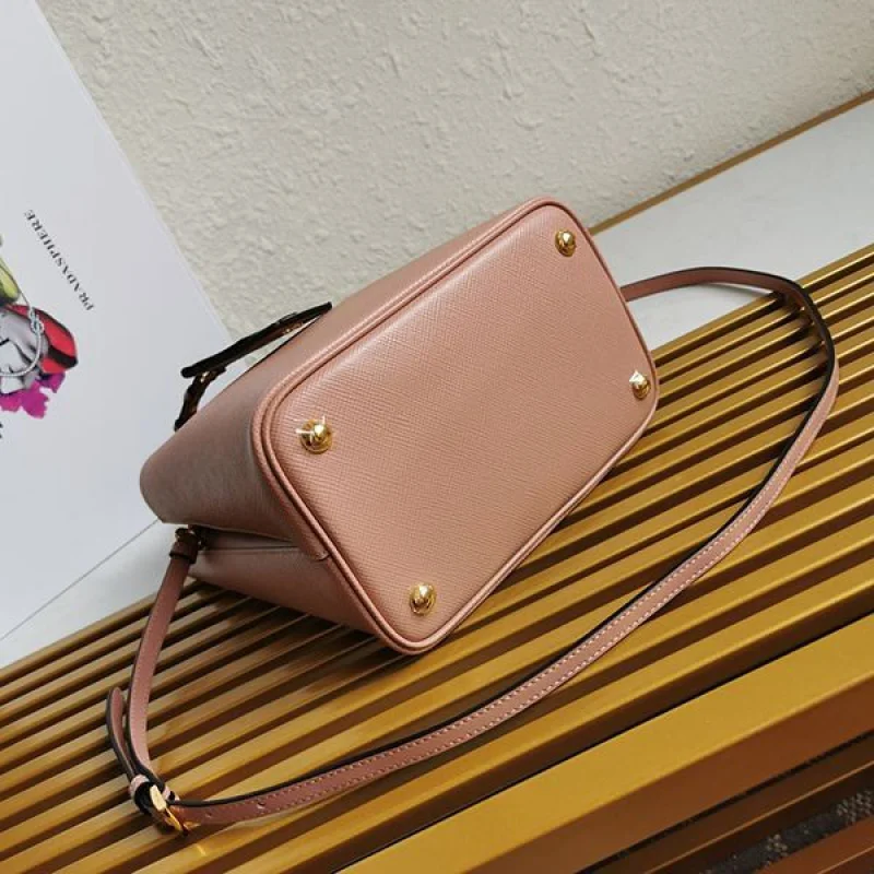 可愛いプラダ コピー パニエ サフィアーノレザー バッグ ハンドバッグ 5色 1BA212 puu32582