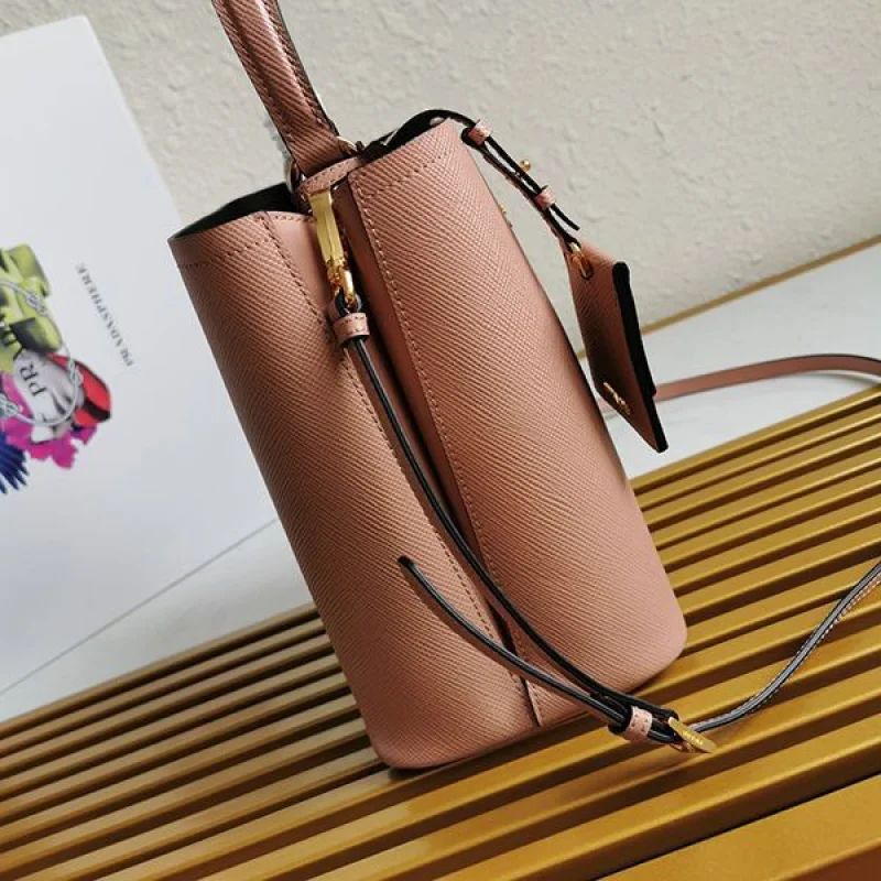 可愛いプラダ コピー パニエ サフィアーノレザー バッグ ハンドバッグ 5色 1BA212 puu32582