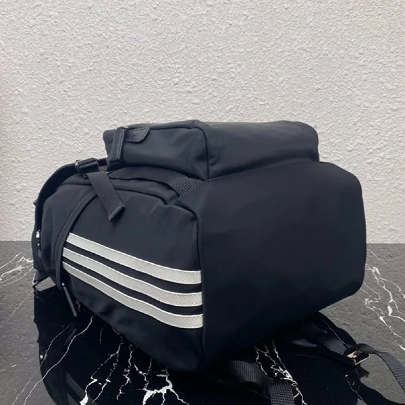 《大人気》プラダ アディダス コピー Re-Nylon バックパック puu71574