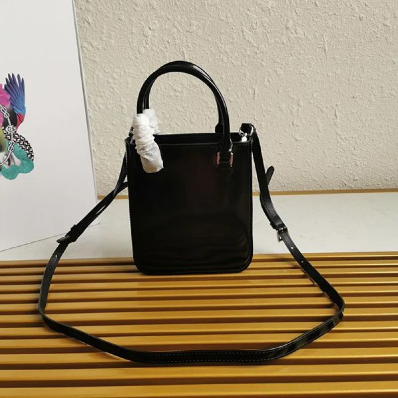 21-22AW【プラダ】スモール ブラッシュドレザー コピー トートバッグ puv49051