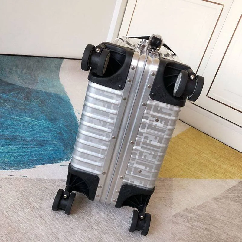日本未入荷フェンディ リモワ コピー コラボスーツケース ria19379
